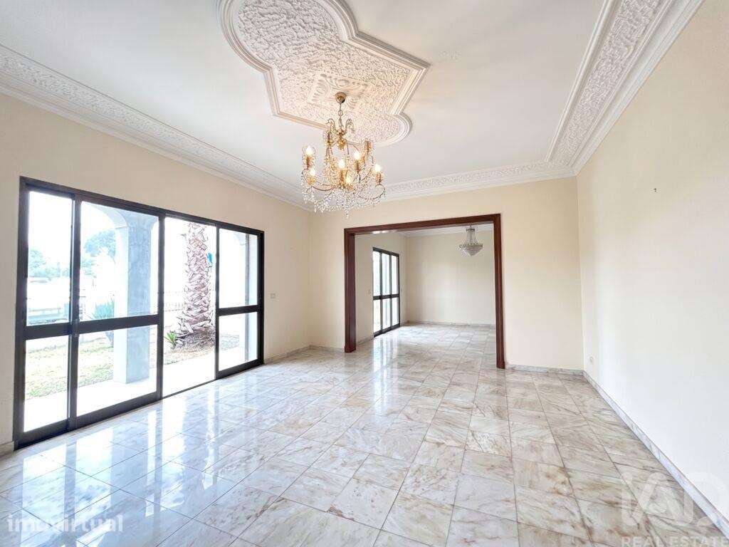 Moradia isolada T4 em Loulé (São Clemente) de 390 m2 - Grande imagem: 3/34