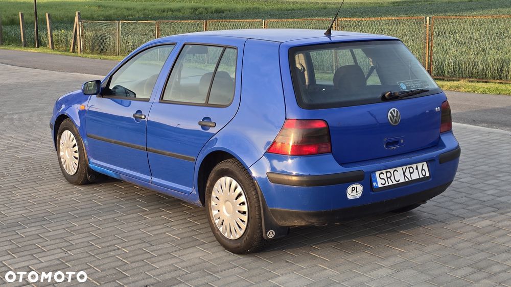 Volkswagen Golf - 3