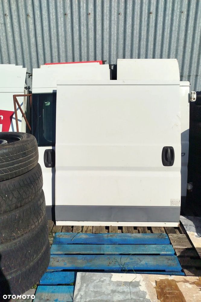 Ducato III i lift Boxer Jumper II 06-14r zderzak przód -prawy / lewy bez halogenu 120zł, błotnik przód prawy / lewy 100zł, mechanizm wycieraczki -120zł, belka zderzaka przód 120zł/szt listwa pod lampę prawa 50zł/sztuka, nad lampę 30zł/sztuka, maska 150zł/sztuka, lampa przód 150-200zł/sztuka prawa lub lewa, drzwi przód prawe / lewe 250zł/szt, drzwi tył H1 H2 OD 400zł-, koła 15" 16", opony, felgi  i inne - 9