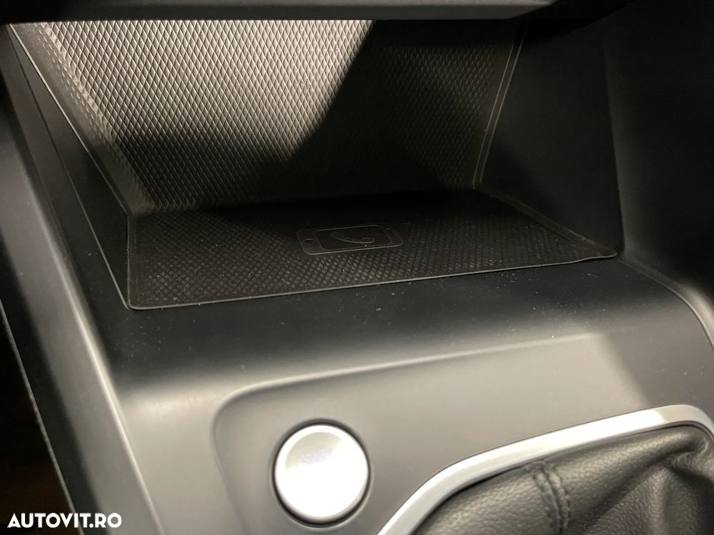 Volkswagen Golf 1.0 TSI Life - 24