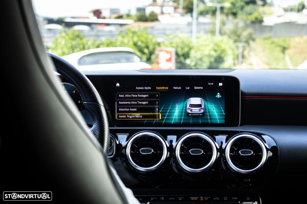 Mercedes-Benz A 180 d AMG Line - 42