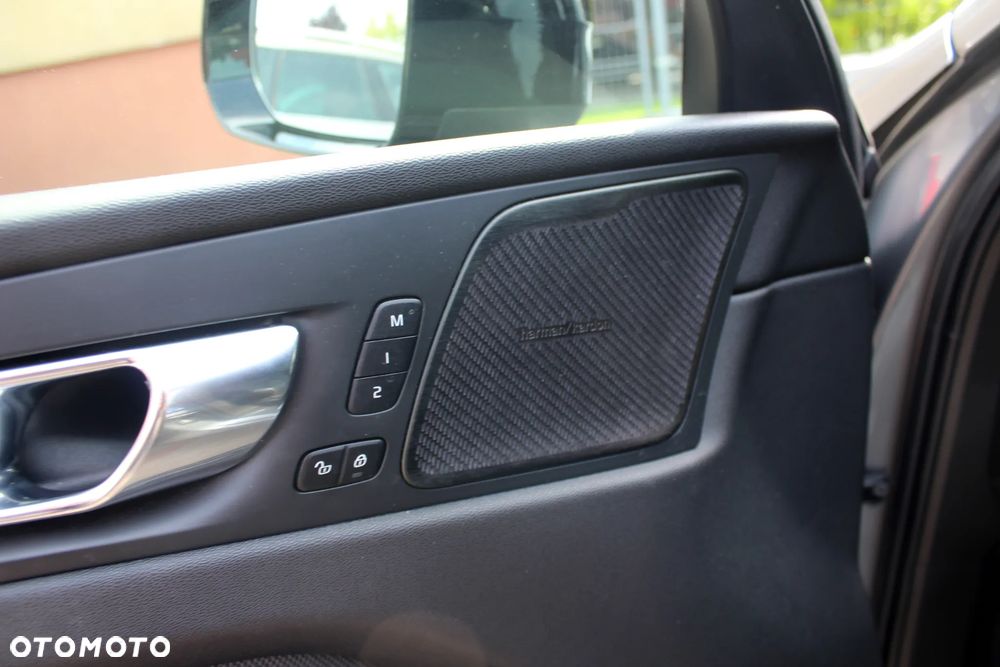 Volvo XC 60 D4 Geartronic RDesign - 11
