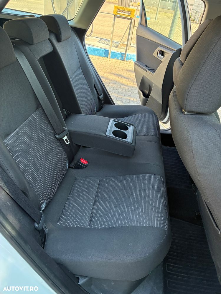 Toyota Auris 1.8 L VVT-i Luna - 10