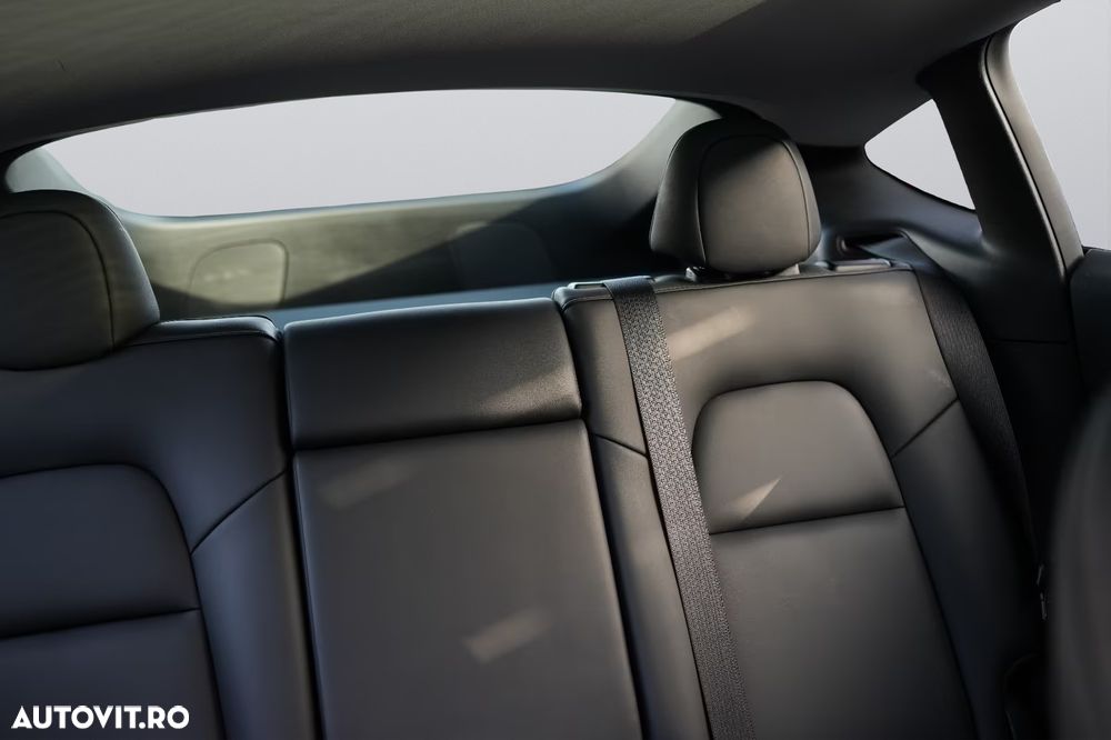 Tesla Model Y Long Range Dual Motor AWD - 15