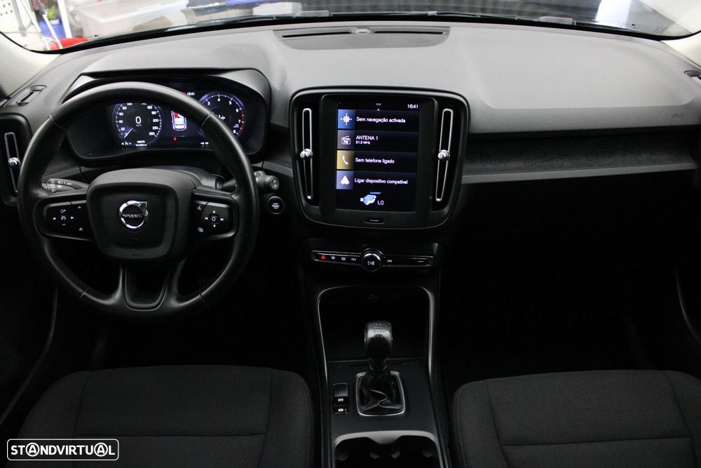 Volvo XC 40 1.5 T2 Momentum Core - 9