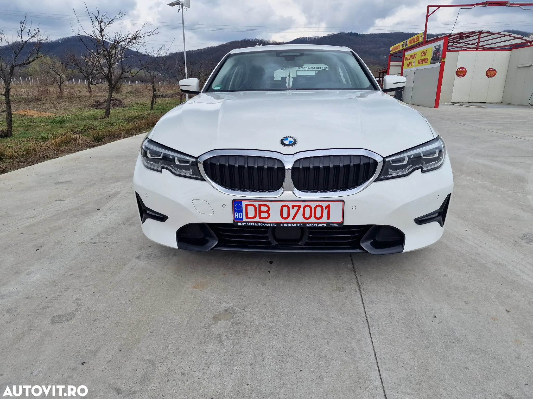 BMW Seria 3 330i AT Sport Line - 2