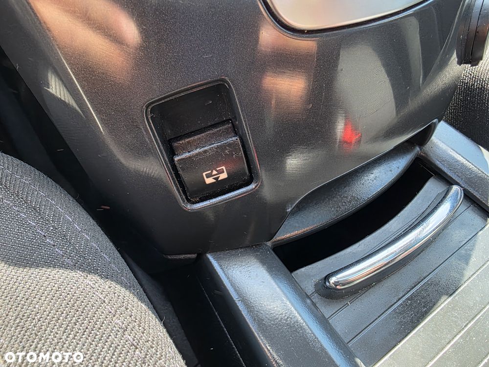 Peugeot 5008 1.6 HDi Active 7os - 24