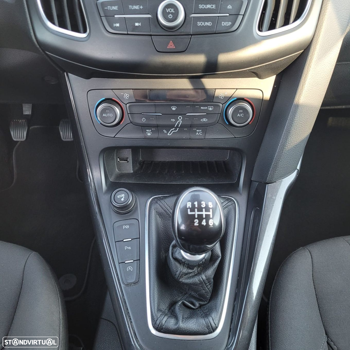 Ford Focus SW - 14