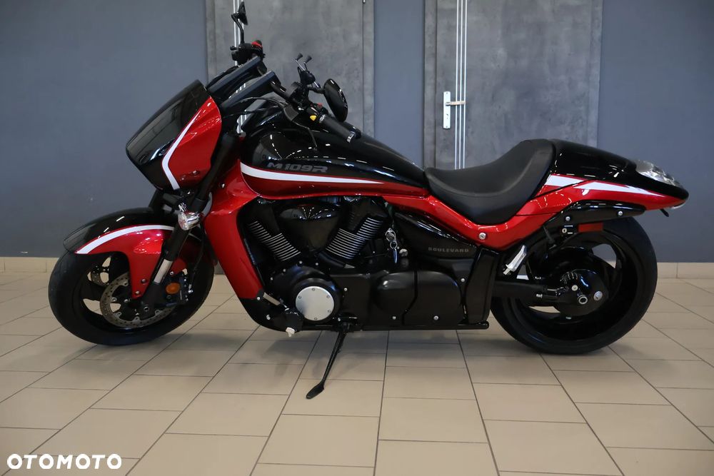 Suzuki Intruder - 23