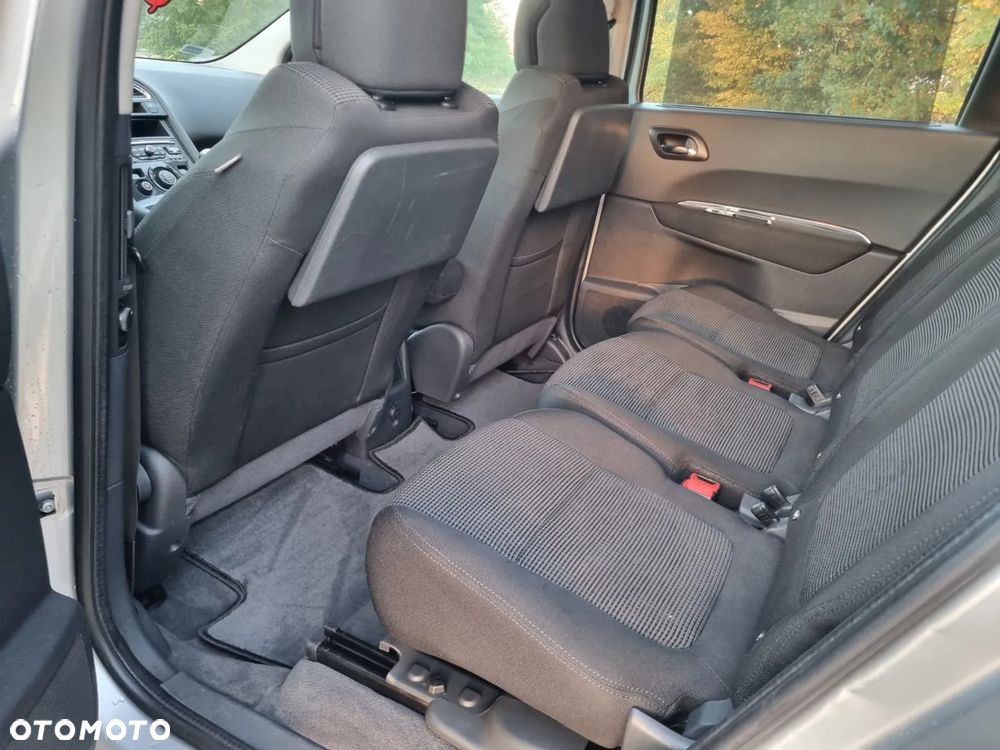 Peugeot 5008 - 16