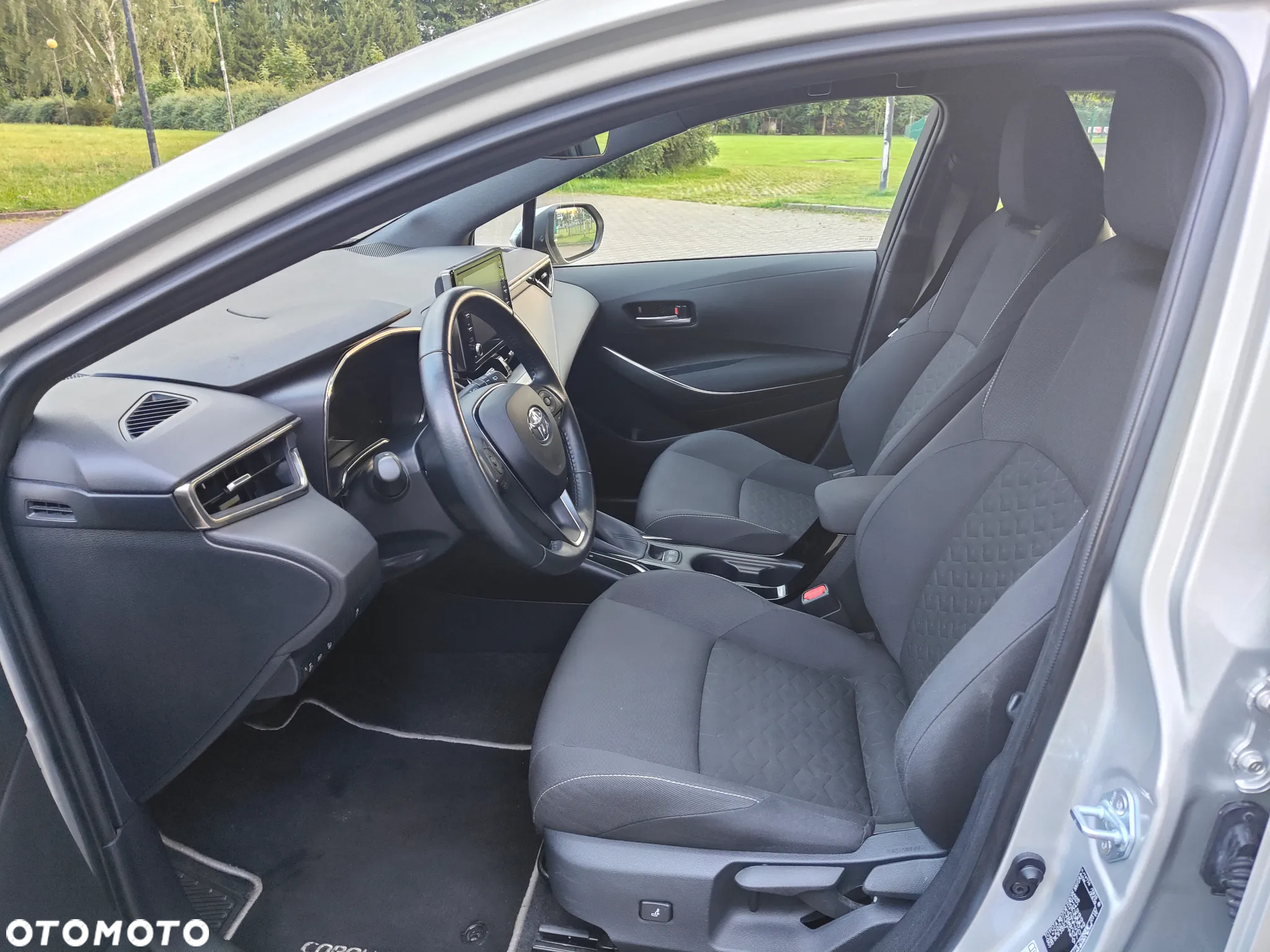 Toyota Corolla 1.8 Hybrid Executive - 10