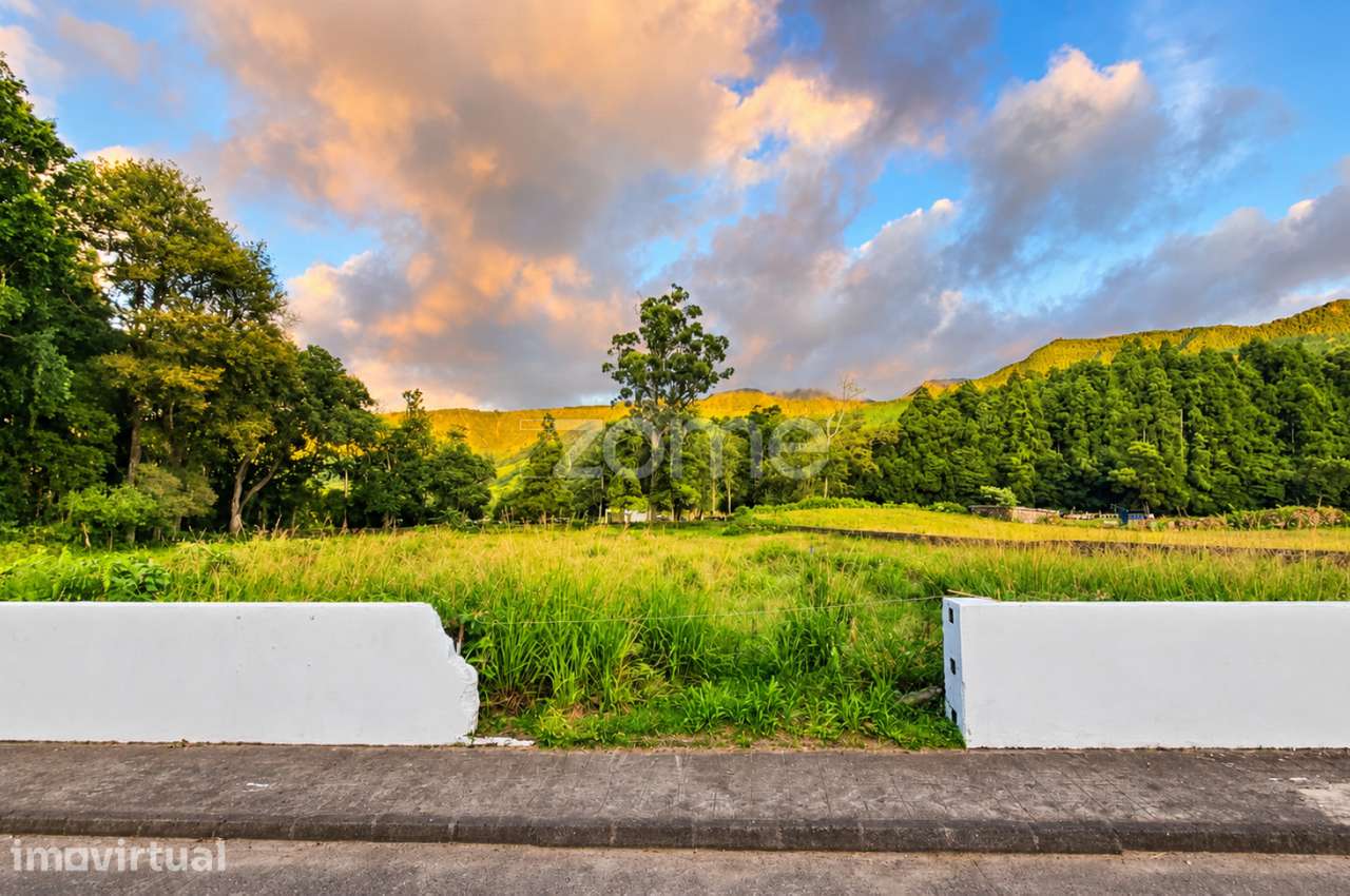 Terreno com Potencial Construtivo nas Sete Cidades - Grande imagem: 5/10