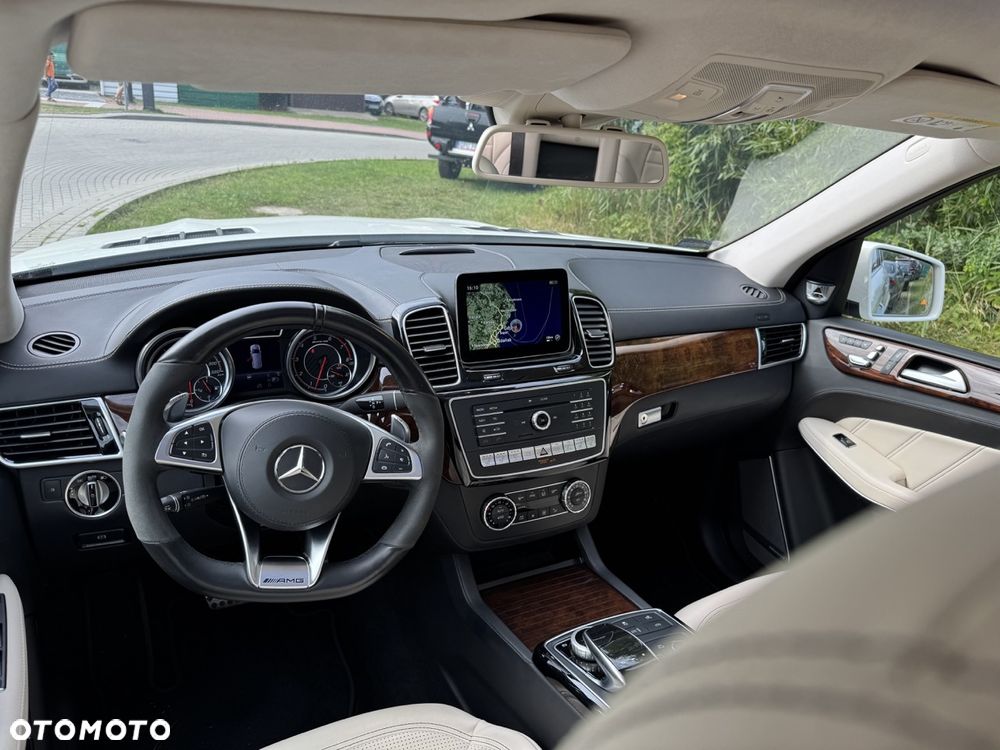 Mercedes-Benz GLS - 7