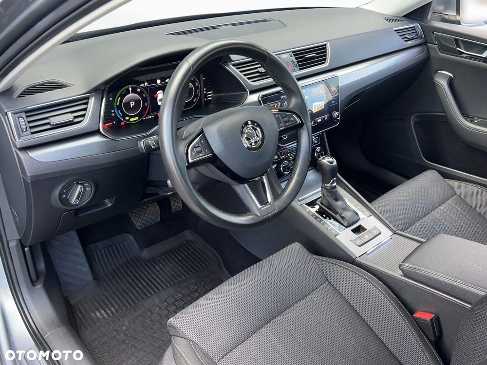 Skoda Superb 1.4 TSI Plug-In Hybrid Style DSG - 9