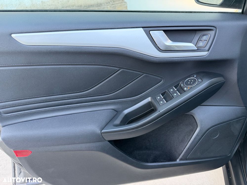 Ford Focus 1.5 EcoBlue Start-Stopp-System TITANIUM STYLE - 12