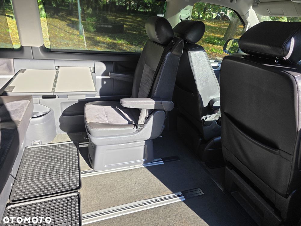 Volkswagen Multivan - 12