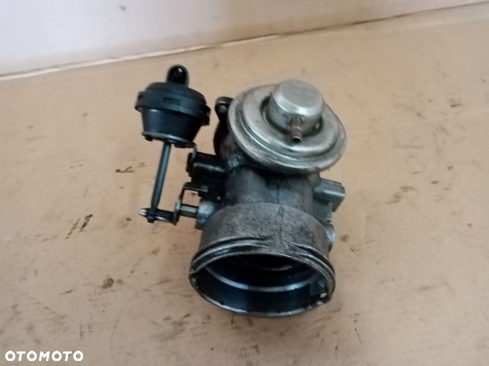 Zawór EGR VW Touareg 2.5 TDI 070128070C 070128073 - 2