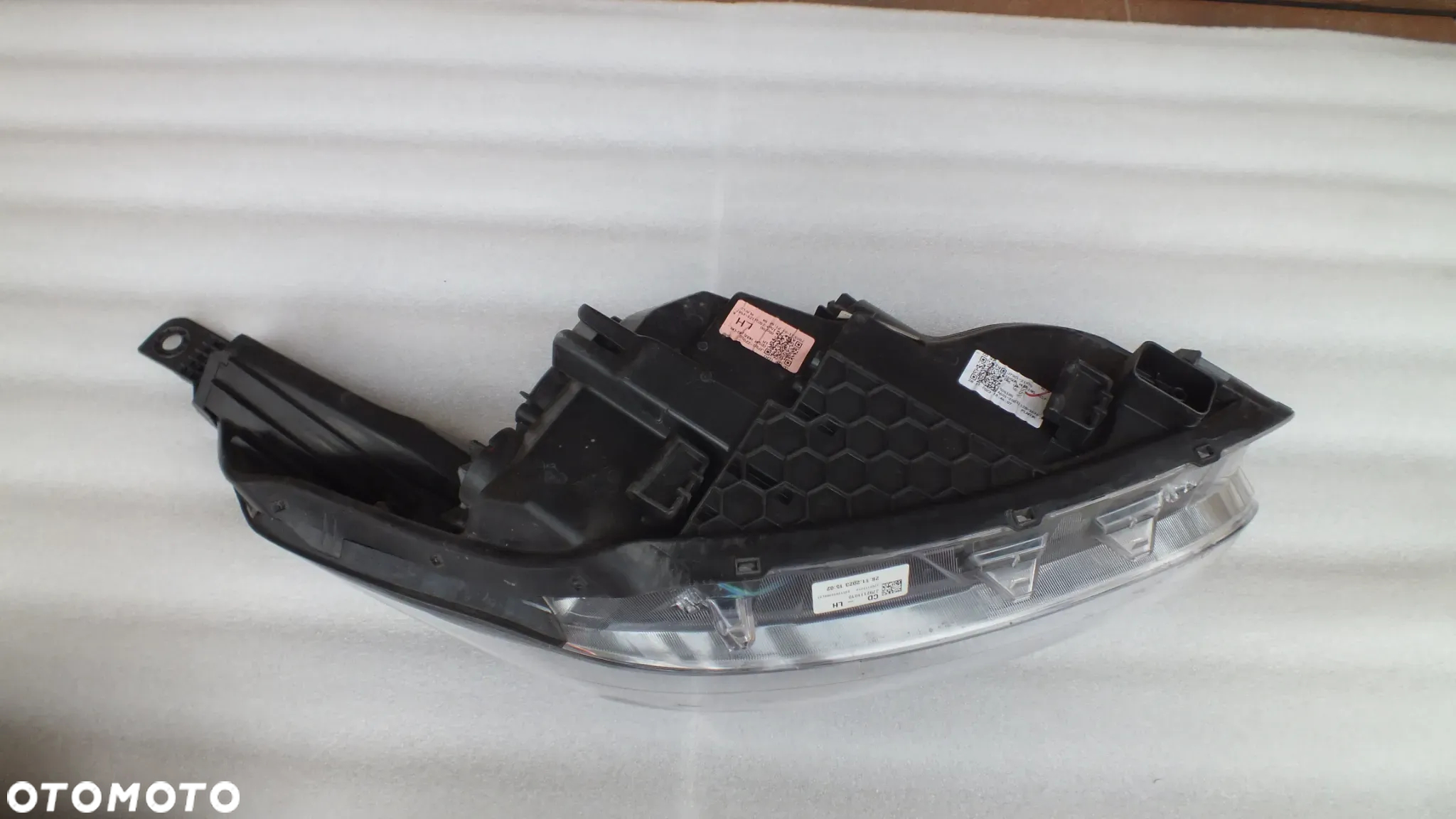 Lampa przednia lewa Kia Ceed III Czarna - 6