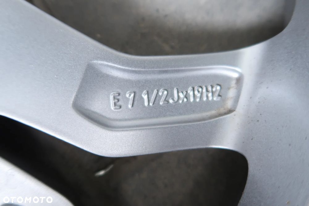 C504A Felga BMW 6877238 7,5x19et32 - 8