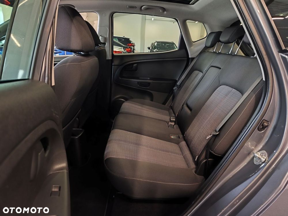 Kia Venga 1.6 CVVT Titanium Collection - 8