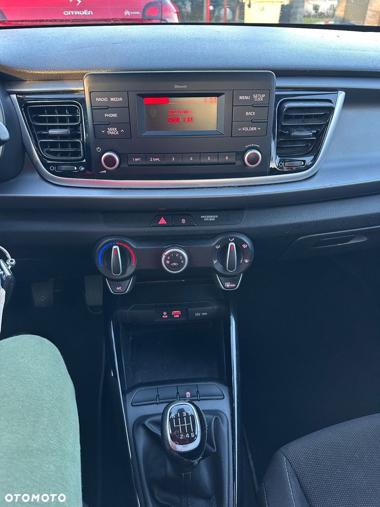 Kia Rio - 12