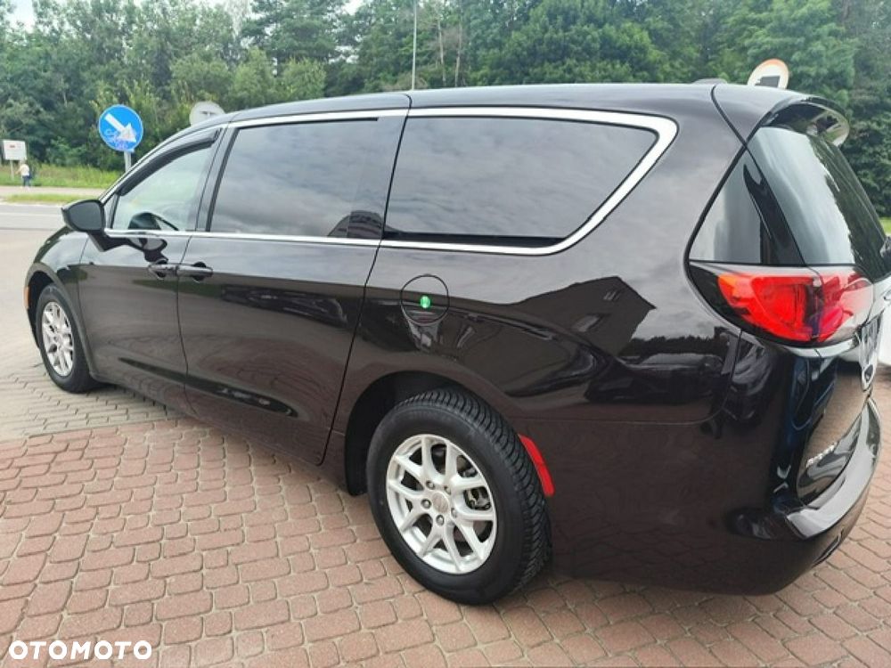 Chrysler Pacifica - 15