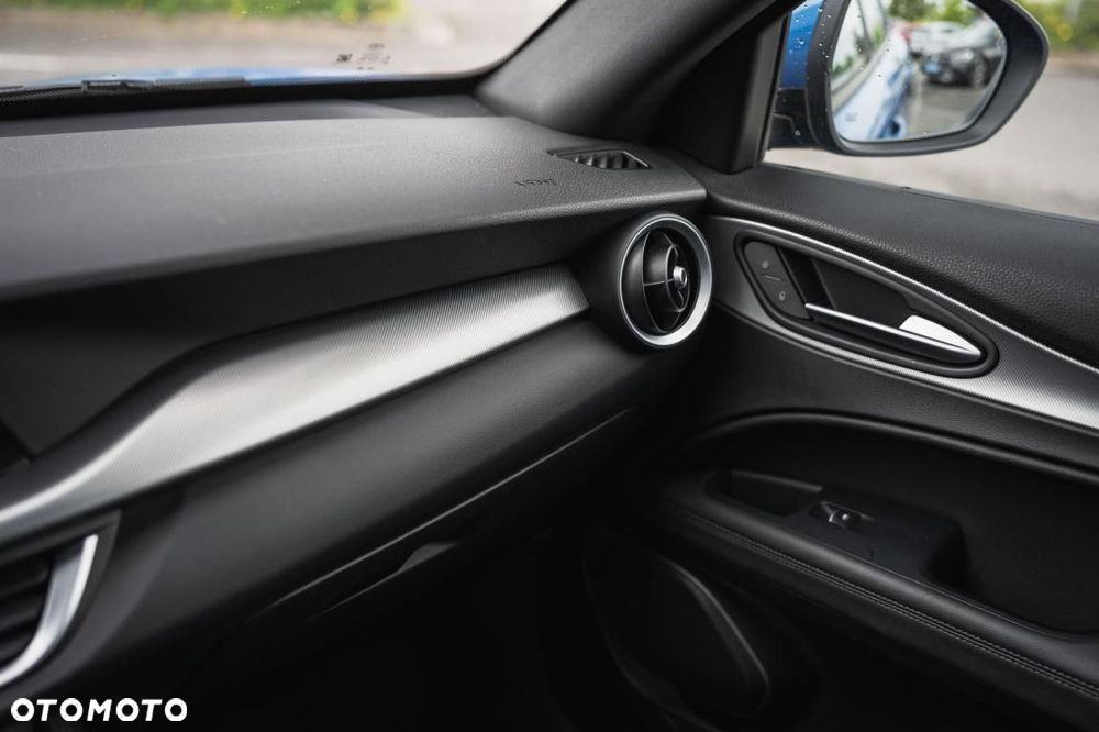 Alfa Romeo Stelvio - 29