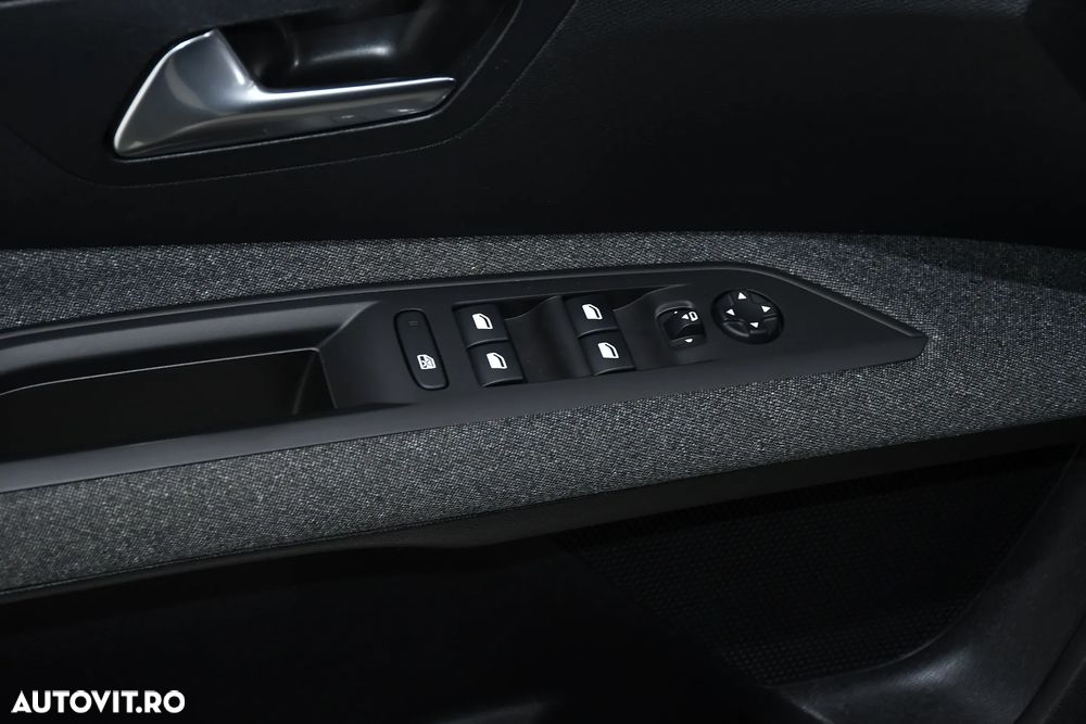 Peugeot 3008 1.5 BlueHDI 130 EAT8 Allure Pack - 27