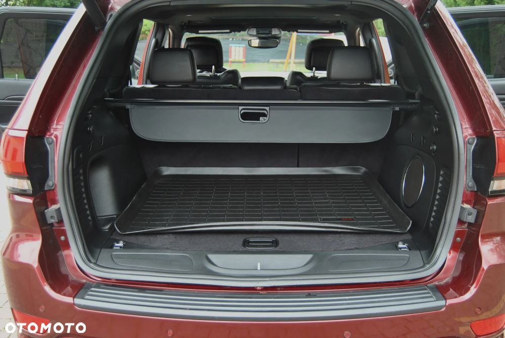 Jeep Grand Cherokee - 16