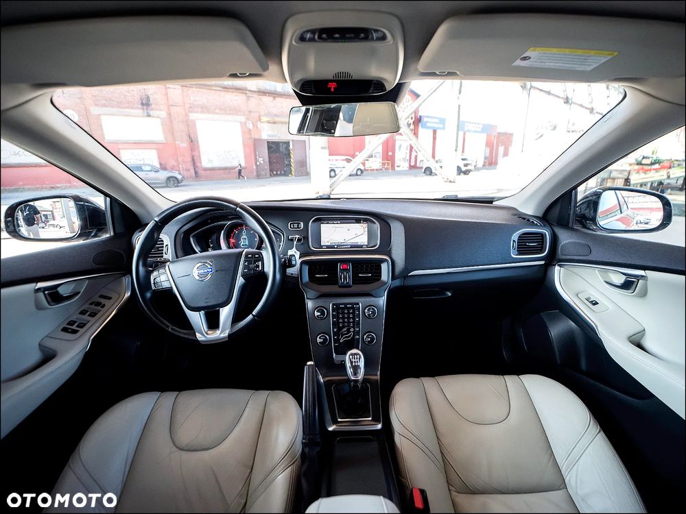 Volvo V40 D2 Summum - 15