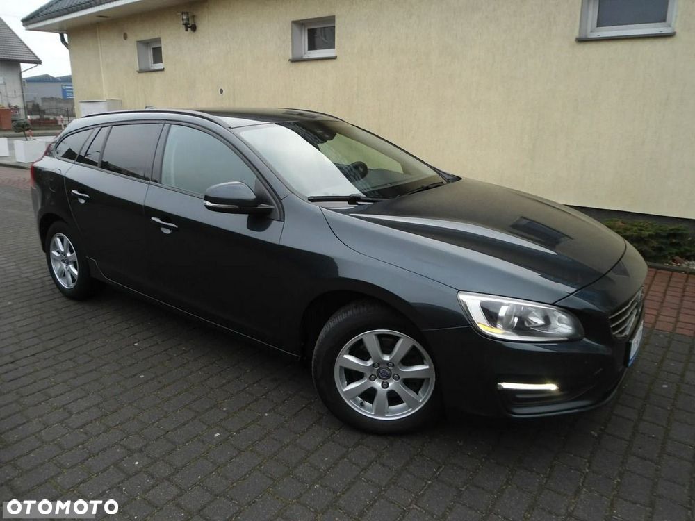 Volvo V60 D2 Momentum - 18