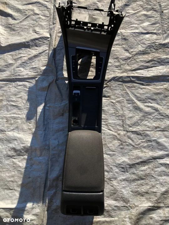 PODLOKIETNIK KOMPLETNY europa golf vii oem eu - 3