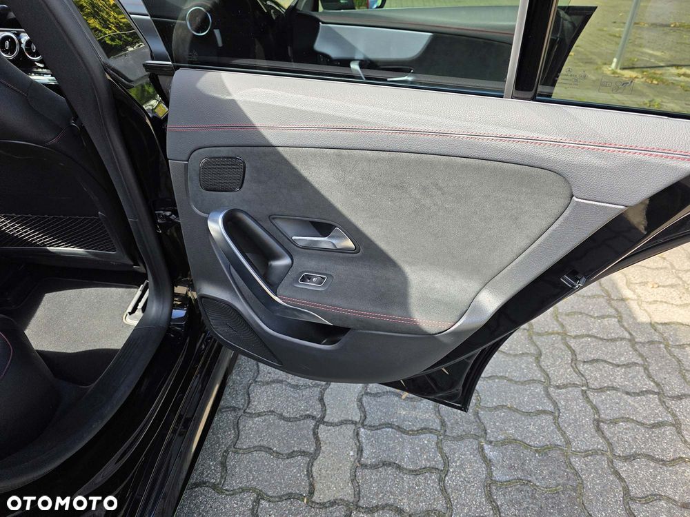Mercedes-Benz CLA - 25