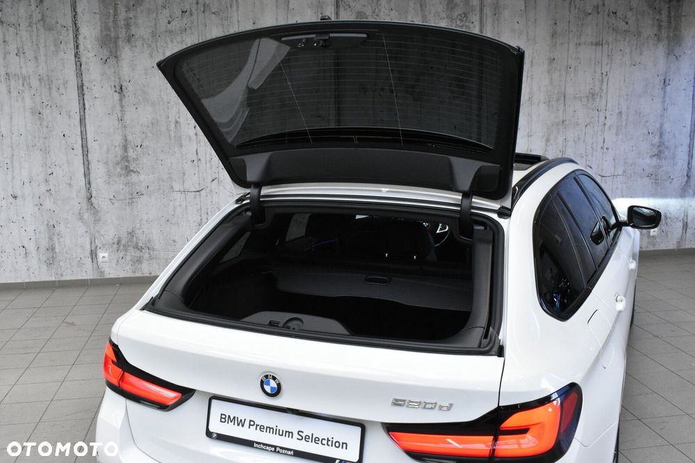 BMW Seria 5 520d mHEV M Sport sport - 32