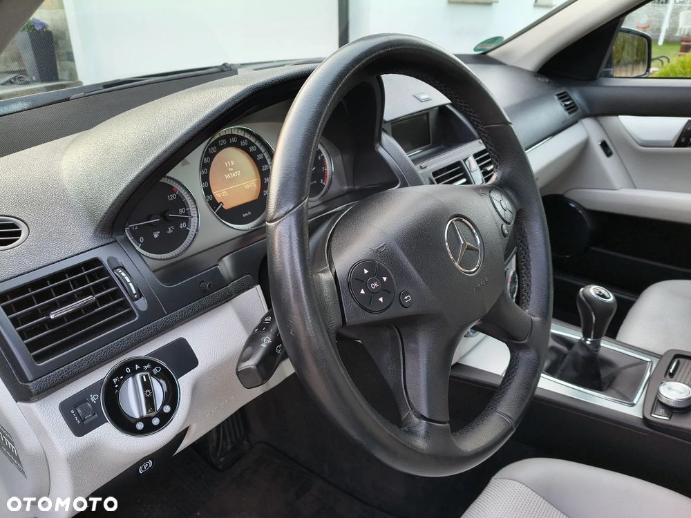 Mercedes-Benz Klasa C 180 Kompressor BlueEFFICIENCY Avantgarde - 17