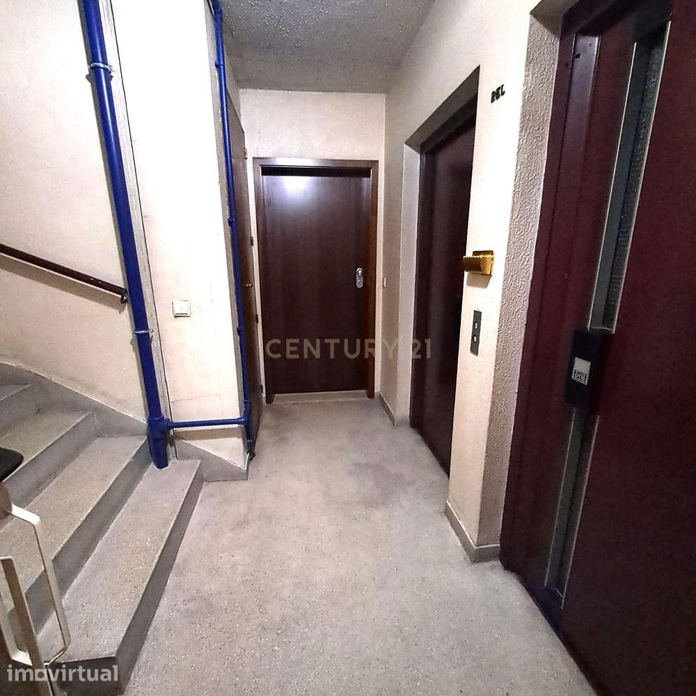 Apartamento T2 totalmente renovado - Grande imagem: 5/29