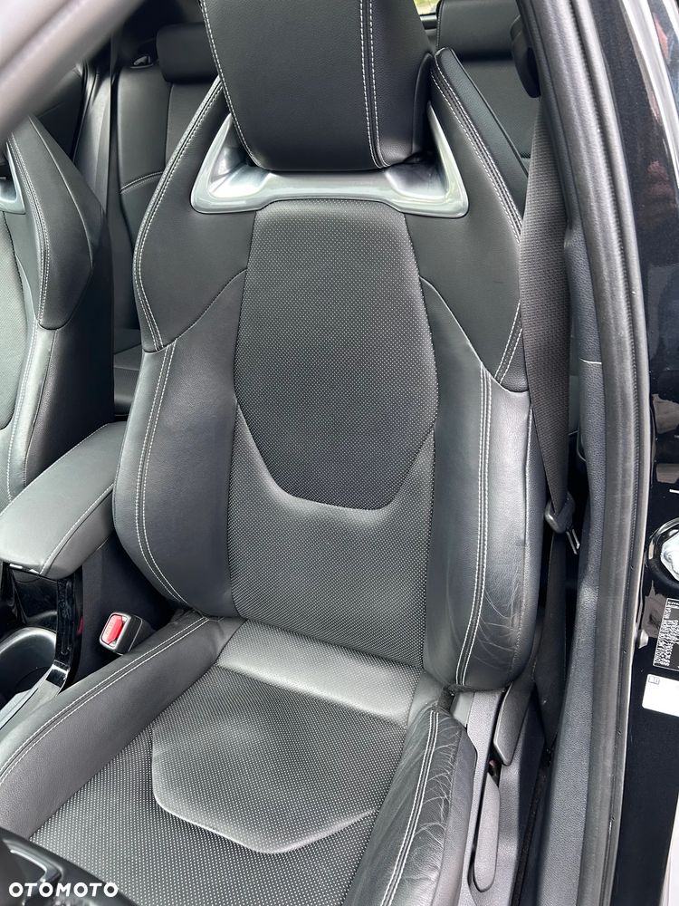 Toyota Corolla 2.0 Hybrid Executive - 11