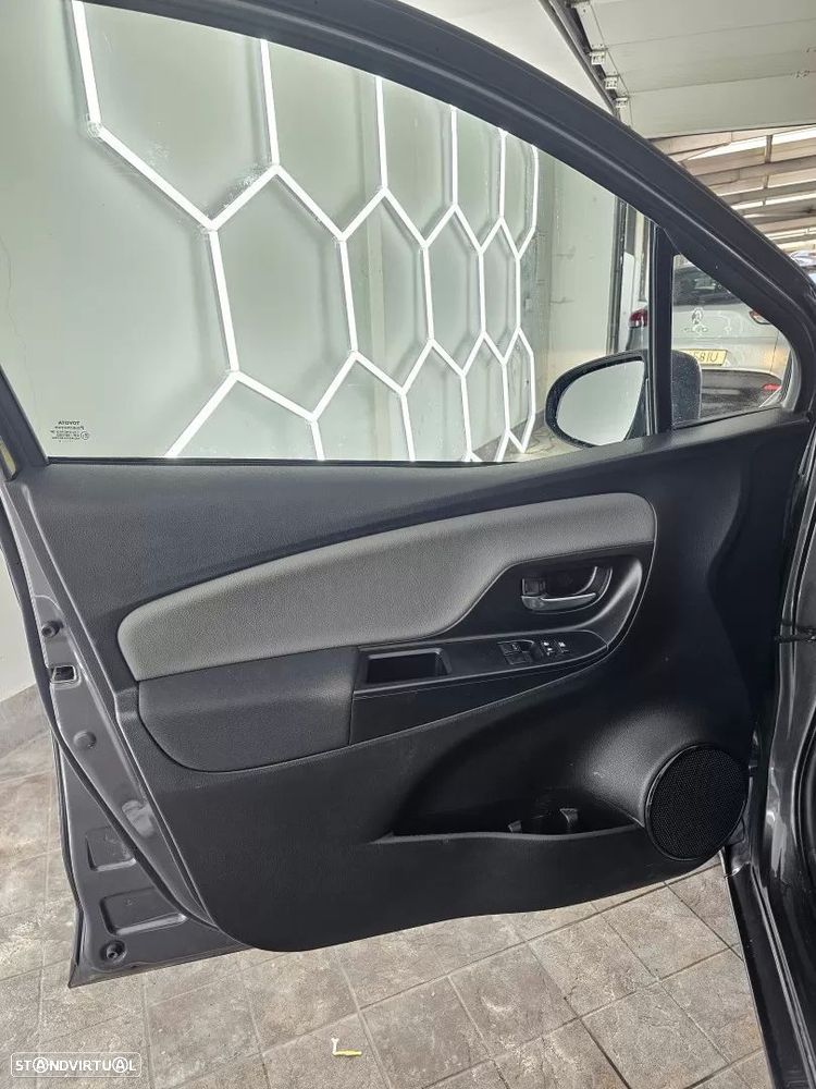 Toyota Yaris 1.0 VVT-i Comfort - 24