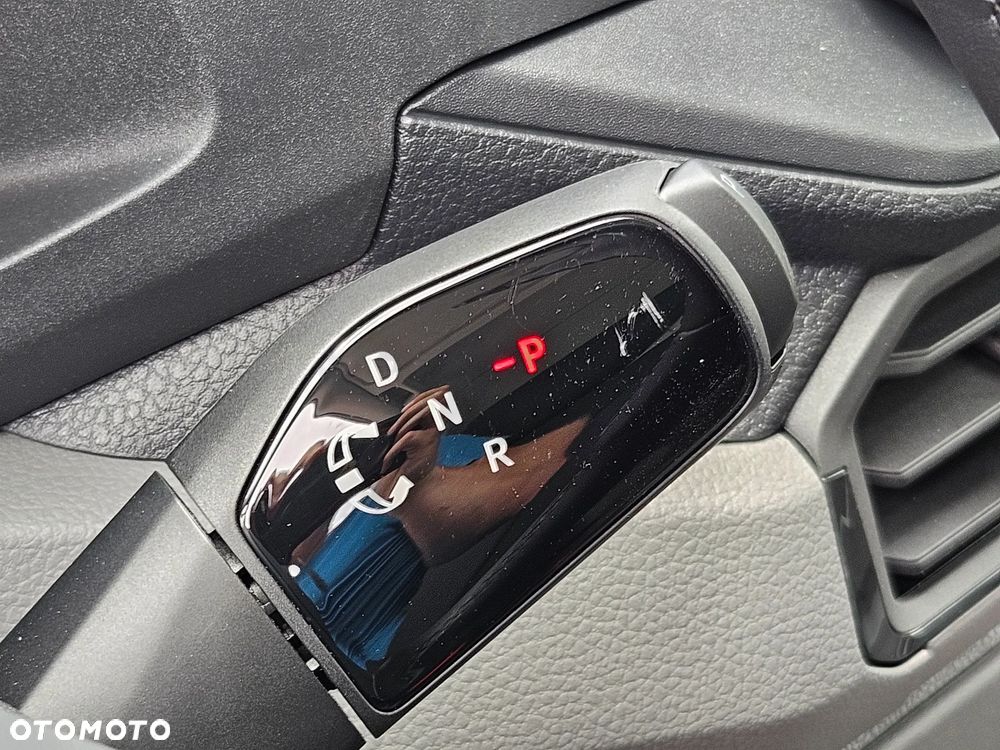 Volkswagen CRAFTER DOKA 7os AUTOMAT DSG 3.5m paczka NOWY LEDY Od ręki - 26