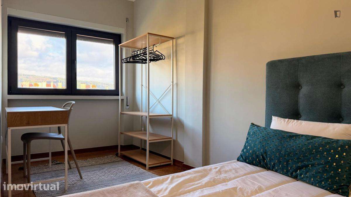 Quarto - localizado em Olivais Coimbra - Grande imagem: 3/12