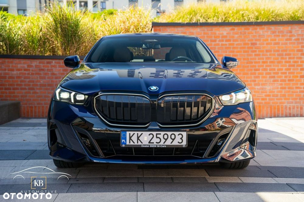 BMW Seria 5 550e xDrive - 36