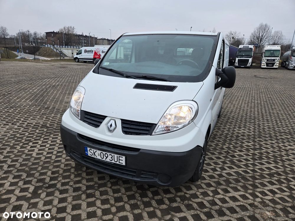 Renault TRAFIC - 2
