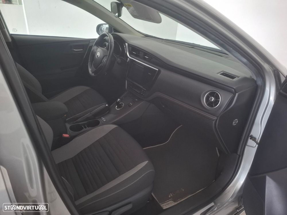 Toyota Auris Touring Sports 1.8 HSD Freestyle - 13
