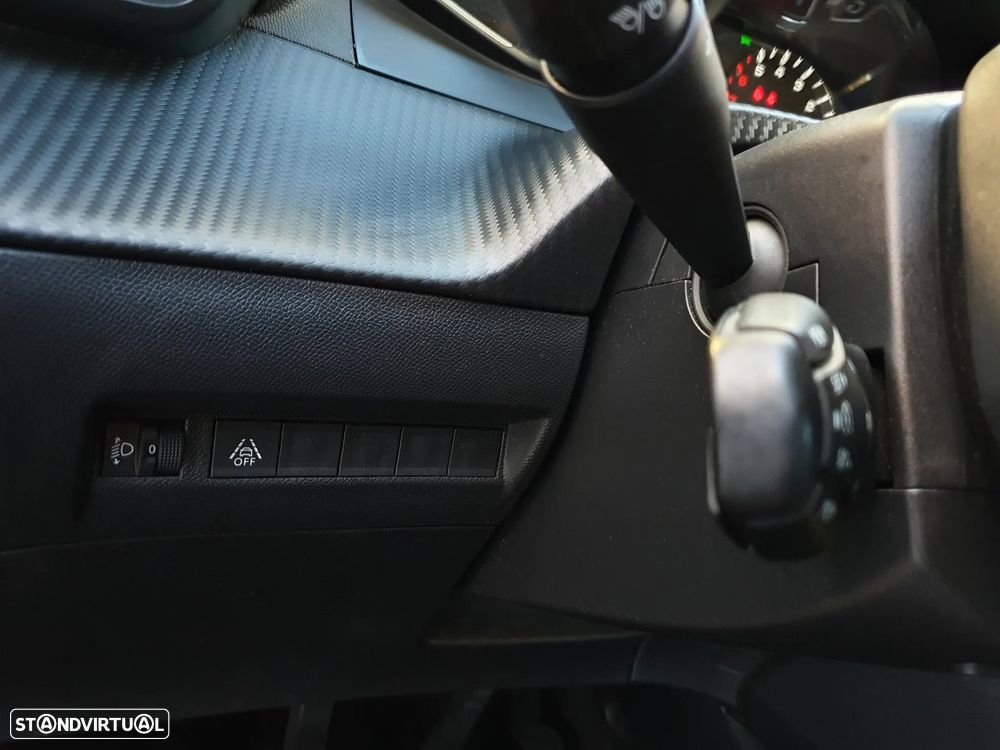 Peugeot 2008 1.2 PureTech Active Pack - 11