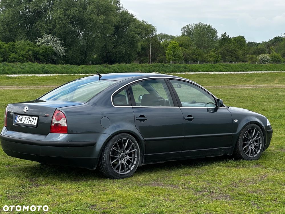 Volkswagen Passat 1.9 TDI Comfortline - 5