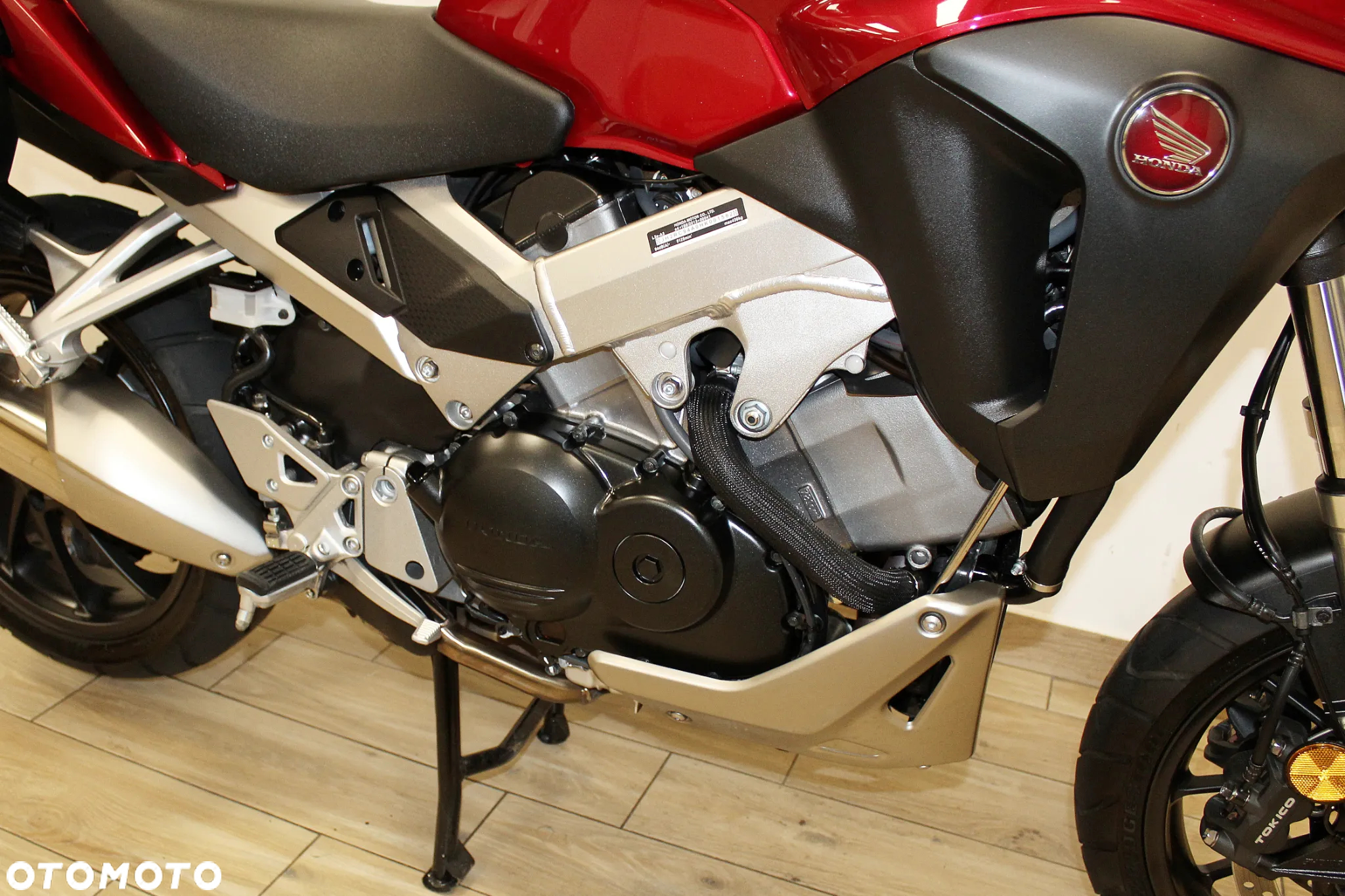 Honda VFR - 13