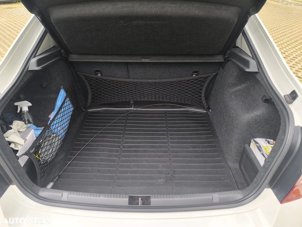 Skoda Rapid - 8