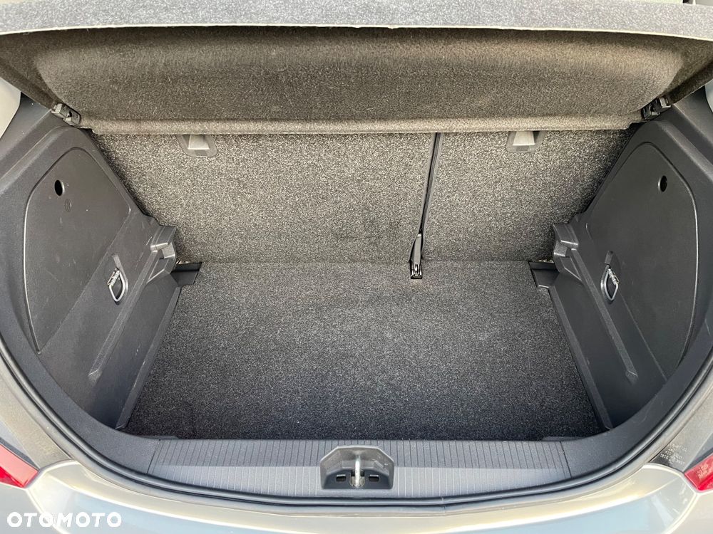Opel Corsa 1.4 16V Cosmo - 21