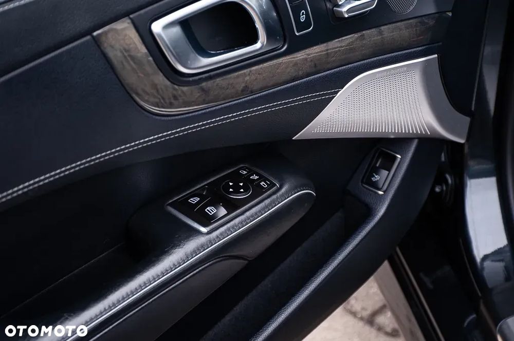 Mercedes-Benz SL - 32