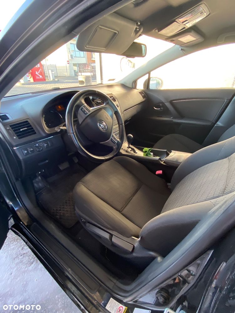 Toyota Avensis 2.2 D-4D Sol - 10